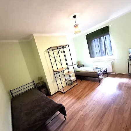 Privat - - Selbstversorger Nahe Uni Fuer Kurz Und Langzeitaufenthalte - Ideal Fuer Akademiker, Touristen, Geschaeftsreisende, Monteure Leoben (Styria)